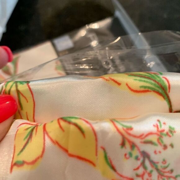 NEW Set of 2 *Shabby Chic* Satiny Pillowcases - Picture 3 of 3